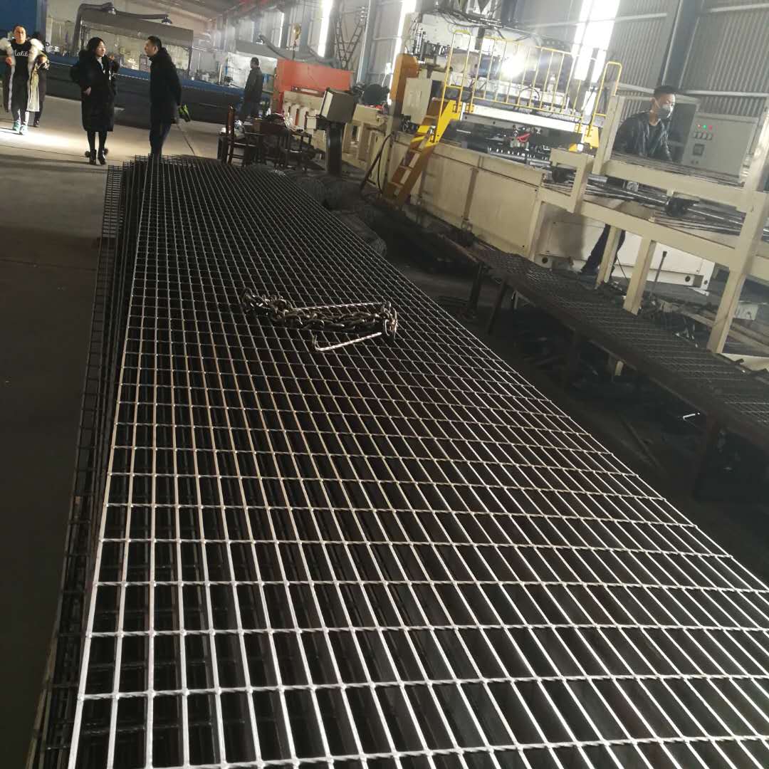 熱鍍鋅格柵板.jpg 熱鍍鋅格柵板.jpg