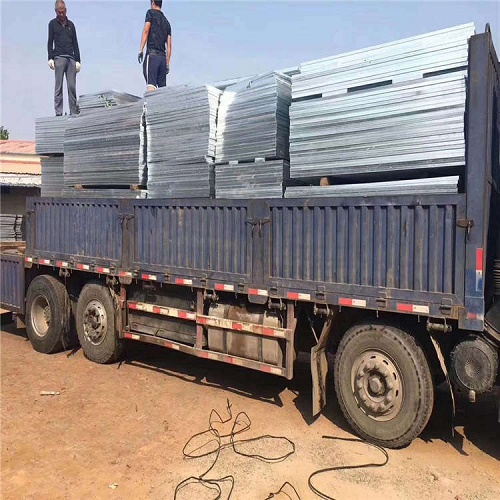 焊接踏步板.jpg 焊接踏步板.jpg