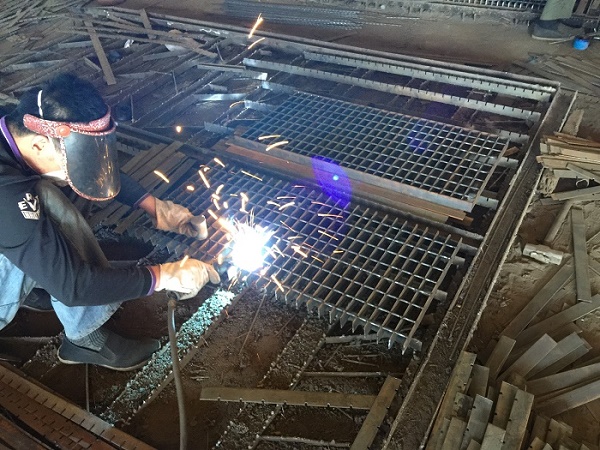 復合鋼格柵板.jpg 復合鋼格柵板.jpg