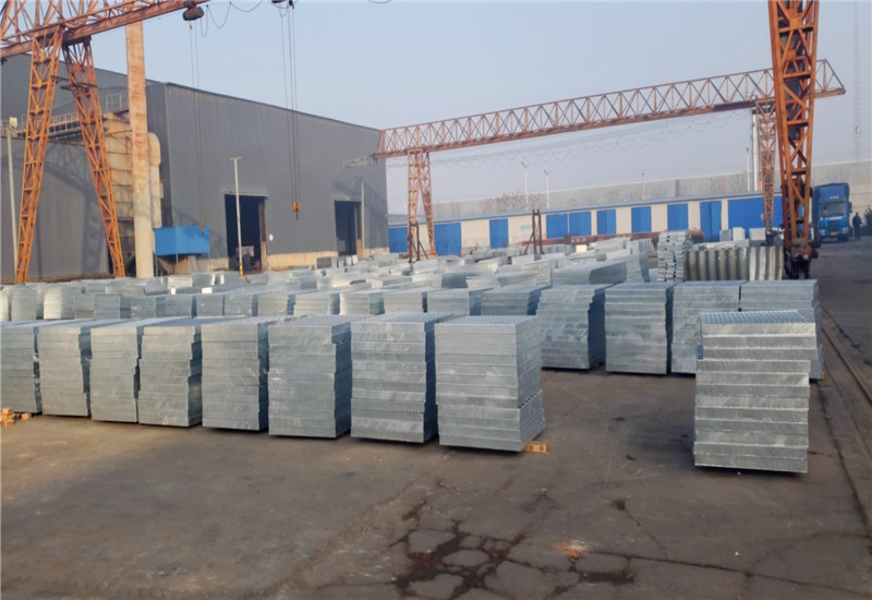 鍍鋅鋼格板.jpg 鍍鋅鋼格板.jpg